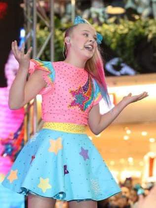 JoJo Siwa at Oracle Arena